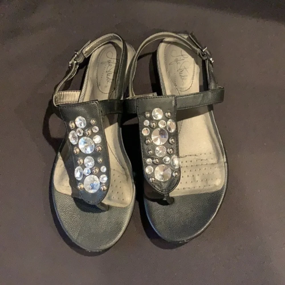 Life stride 7.5W Dressy Sandals